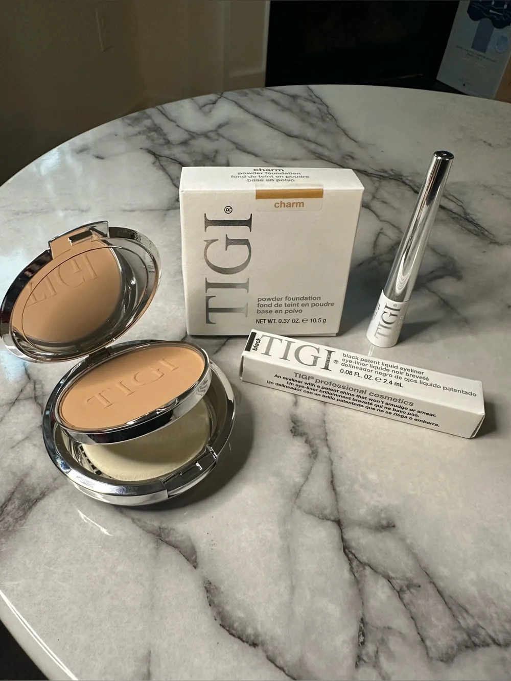 TIGI Compact Face Powder & Liquid Eyeliner Set in Cream and Black